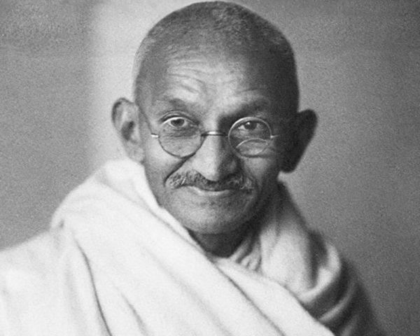 Махатма Ганди, книги о харизме