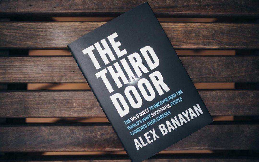 Міфи про зірковий успіх: огляд книги «Треті двері» Алекса Банаяна